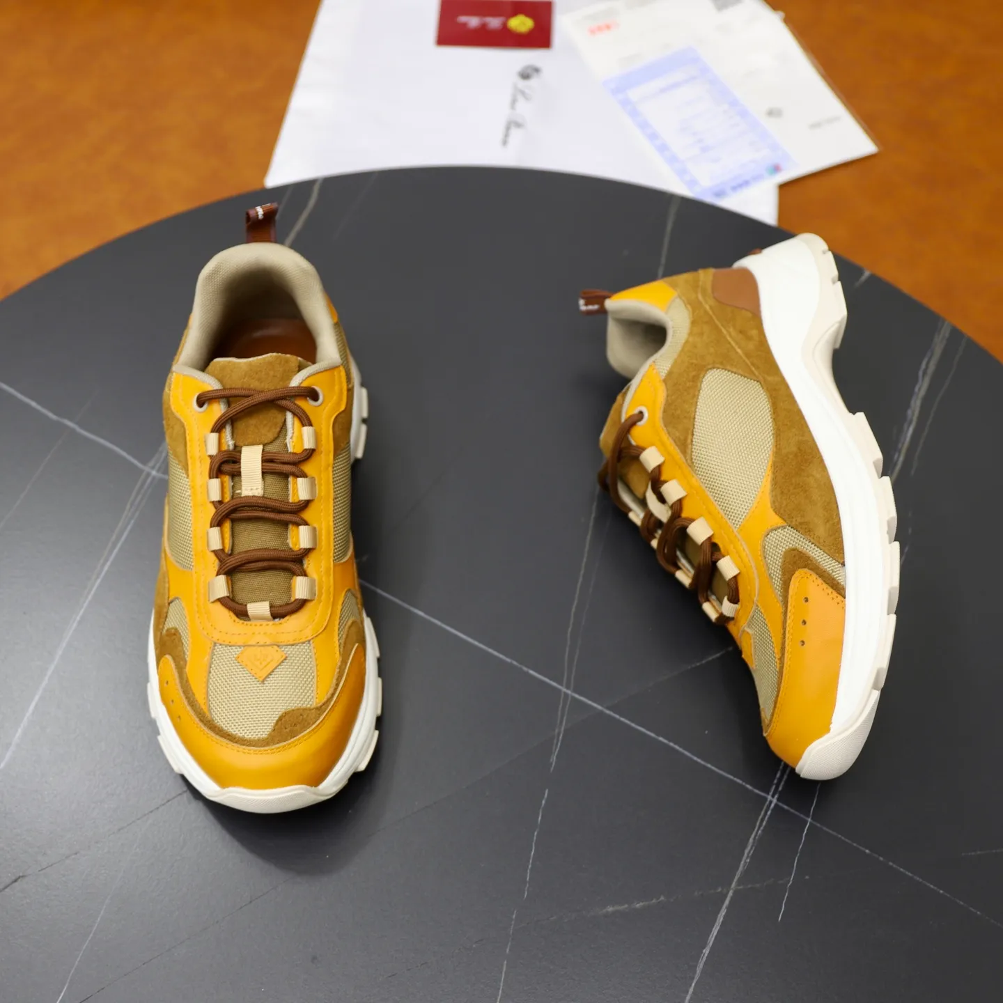 Factory price: 💰520Loropiana LP men's shoes ♞size; 38-44 "45.46 customization" cowhide stitching. It is really easy to wear, lazy, loose, casual, perfect comfort. There are many color choices, and they all look good with clothes. Is it true that Loropiana can bring social value? “Loropiana is the best thing money can buy”